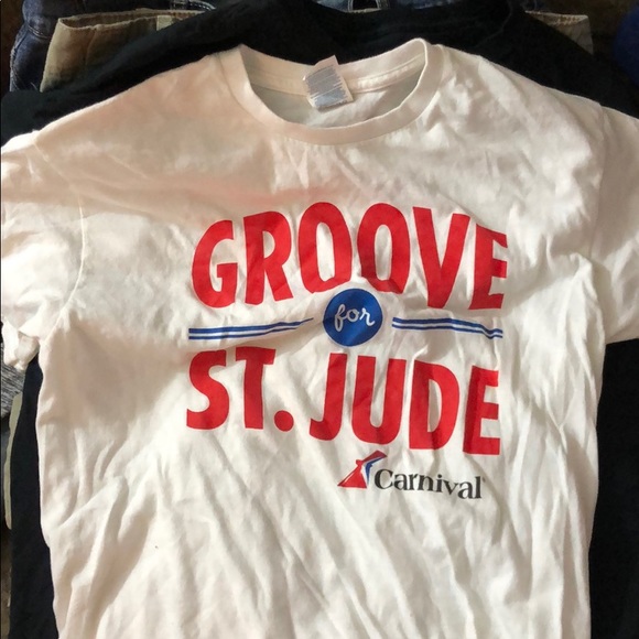 Lots and lots of clothes text me for more - Picture 2 of 8